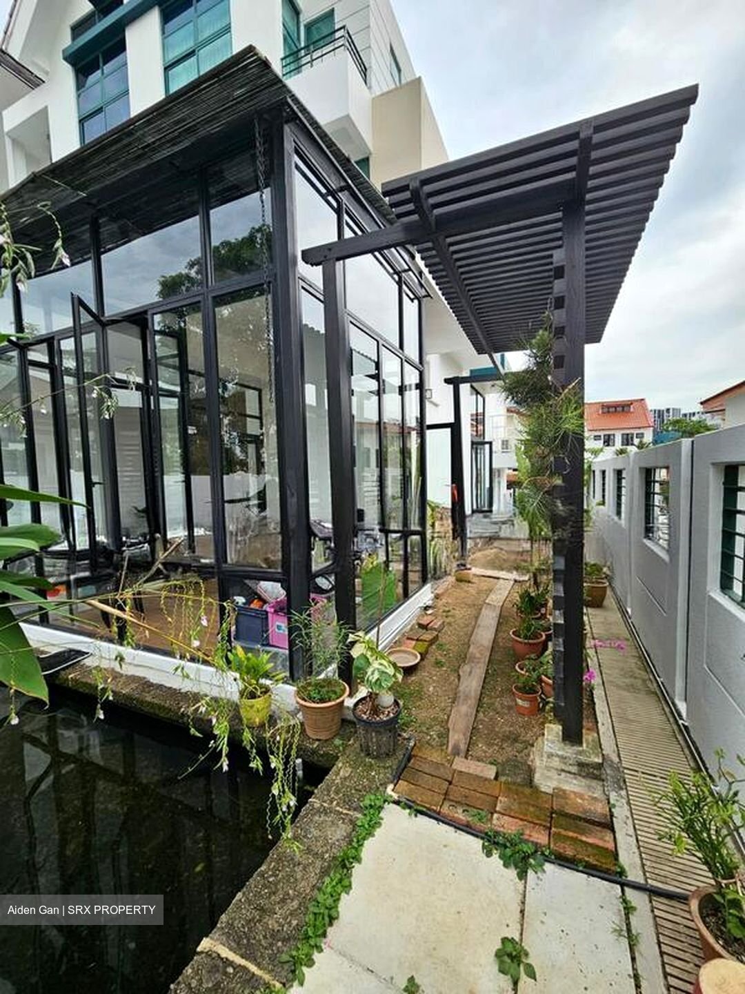 Paya Lebar Crescent (D19), Terrace #501957021